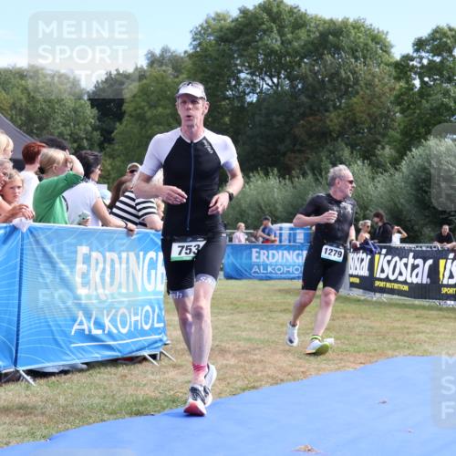 31.08.2025 - Elbe Triathlon Hamburg Strokosch-Dieckow http://msf.ph/oto/8652399 31.08.2025 11:11:13 Ziel 517, 753, 1005 meine-sportfotos.de
