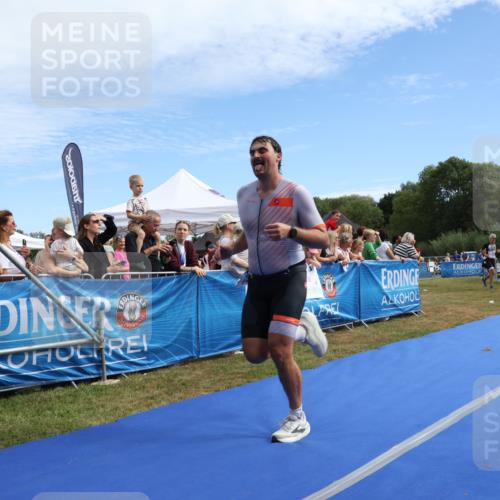 31.08.2025 - Elbe Triathlon Hamburg Strokosch-Dieckow http://msf.ph/oto/8652421 31.08.2025 11:11:46 Ziel 451 meine-sportfotos.de
