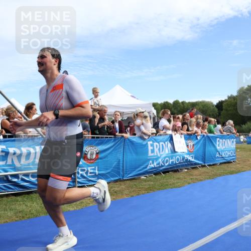 31.08.2025 - Elbe Triathlon Hamburg Strokosch-Dieckow http://msf.ph/oto/8652422 31.08.2025 11:11:46 Ziel 451 meine-sportfotos.de