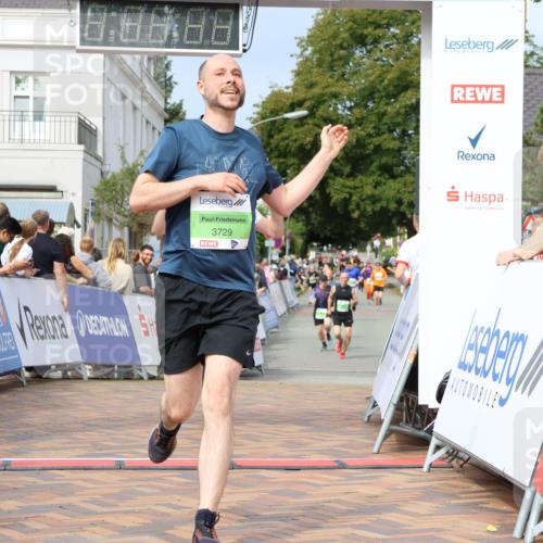 31.08.2025 - 21. Blankeneser Heldenlauf Strokosch-Dieckow http://msf.ph/oto/8652441 31.08.2025 11:10:02 Ziel 3729, 3732, 3443, 3440, 3441, 3442, 3725 meine-sportfotos.de