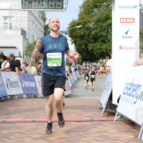 31.08.2025 - 21. Blankeneser Heldenlauf Strokosch-Dieckow http://msf.ph/oto/8652450 31.08.2025 11:10:02 Ziel 3729, 3732, 3443, 3440, 3441, 3442, 3725 meine-sportfotos.de