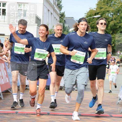 31.08.2025 - 21. Blankeneser Heldenlauf Strokosch-Dieckow http://msf.ph/oto/8652463 31.08.2025 11:09:57 Ziel 3729, 3496, 3732, 3443, 3440, 3441, 3442 meine-sportfotos.de