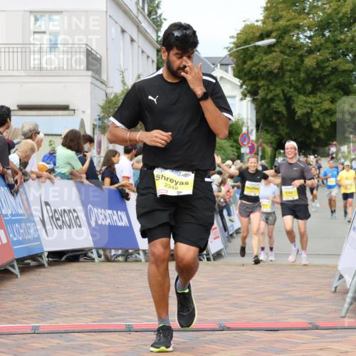 31.08.2025 - 21. Blankeneser Heldenlauf Strokosch-Dieckow http://msf.ph/oto/8652470 31.08.2025 10:28:11 Ziel 2348, 2067, 2140, 2133, 2261 meine-sportfotos.de