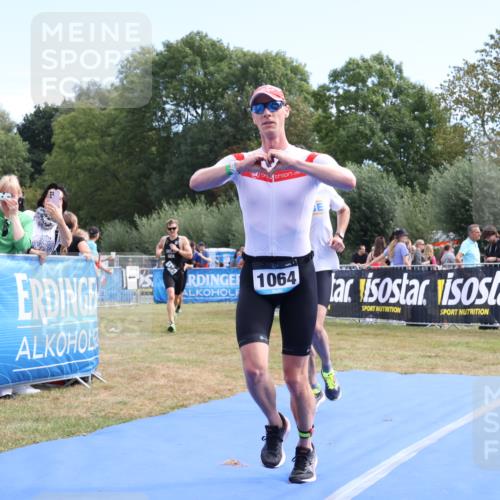 31.08.2025 - Elbe Triathlon Hamburg Strokosch-Dieckow http://msf.ph/oto/8652472 31.08.2025 11:12:22 Ziel 416, 482, 653, 984, 989, 1064, 1129 meine-sportfotos.de