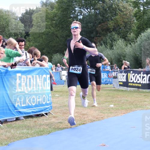 31.08.2025 - Elbe Triathlon Hamburg Strokosch-Dieckow http://msf.ph/oto/8652534 31.08.2025 11:12:54 Ziel 550, 1024, 1034, 1056 meine-sportfotos.de