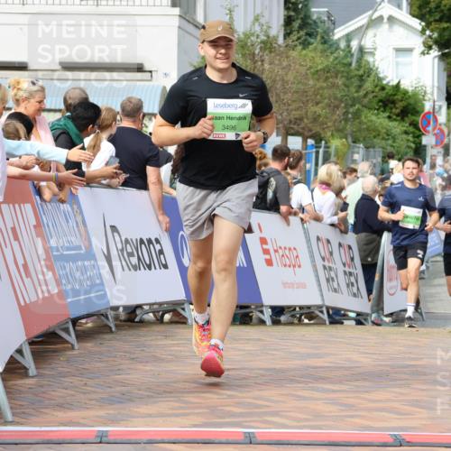 31.08.2025 - 21. Blankeneser Heldenlauf Strokosch-Dieckow http://msf.ph/oto/8652536 31.08.2025 11:09:52 Ziel 3496, 3175, 3732, 3441 meine-sportfotos.de