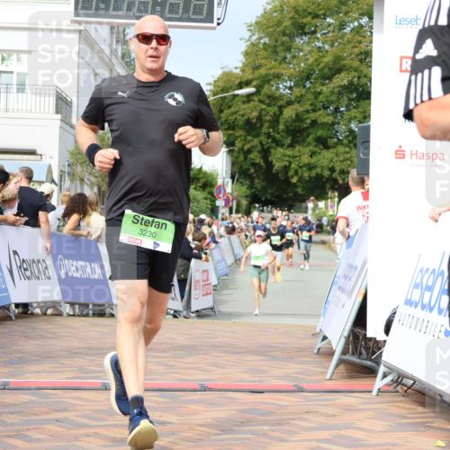 31.08.2025 - 21. Blankeneser Heldenlauf Strokosch-Dieckow http://msf.ph/oto/8652562 31.08.2025 11:09:42 Ziel 3057, 3605, 3084, 3230 meine-sportfotos.de