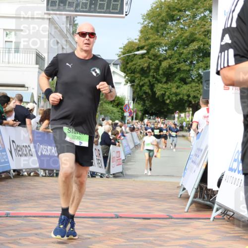 31.08.2025 - 21. Blankeneser Heldenlauf Strokosch-Dieckow http://msf.ph/oto/8652568 31.08.2025 11:09:42 Ziel 3057, 3605, 3084, 3230 meine-sportfotos.de