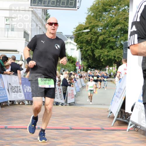 31.08.2025 - 21. Blankeneser Heldenlauf Strokosch-Dieckow http://msf.ph/oto/8652571 31.08.2025 11:09:42 Ziel 3057, 3605, 3084, 3230 meine-sportfotos.de