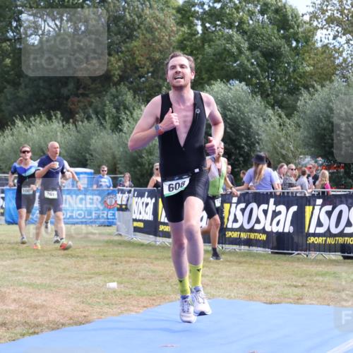 31.08.2025 - Elbe Triathlon Hamburg Strokosch-Dieckow http://msf.ph/oto/8652583 31.08.2025 11:13:27 Ziel 608, 1000, 1001 meine-sportfotos.de