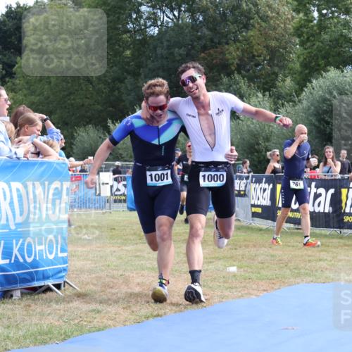 31.08.2025 - Elbe Triathlon Hamburg Strokosch-Dieckow http://msf.ph/oto/8652594 31.08.2025 11:13:30 Ziel 608, 998, 1000, 1001 meine-sportfotos.de