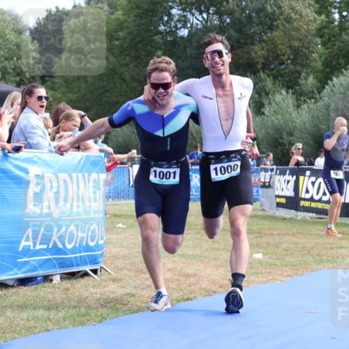 31.08.2025 - Elbe Triathlon Hamburg Strokosch-Dieckow http://msf.ph/oto/8652597 31.08.2025 11:13:31 Ziel 608, 998, 1000, 1001, 1085 meine-sportfotos.de