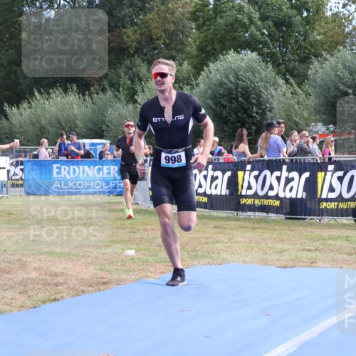 31.08.2025 - Elbe Triathlon Hamburg Strokosch-Dieckow http://msf.ph/oto/8652604 31.08.2025 11:13:35 Ziel 998, 1000, 1001, 1085 meine-sportfotos.de