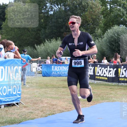31.08.2025 - Elbe Triathlon Hamburg Strokosch-Dieckow http://msf.ph/oto/8652606 31.08.2025 11:13:36 Ziel 998, 1001, 1085 meine-sportfotos.de