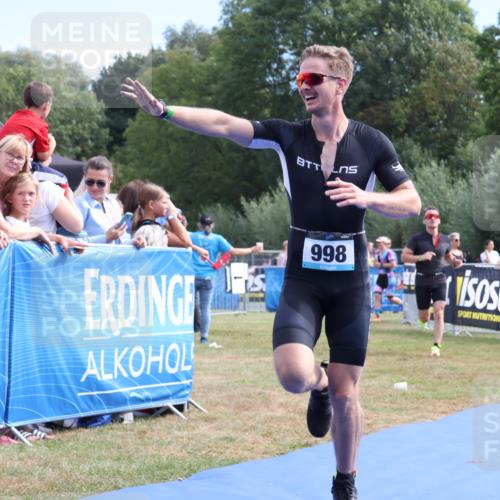 31.08.2025 - Elbe Triathlon Hamburg Strokosch-Dieckow http://msf.ph/oto/8652607 31.08.2025 11:13:36 Ziel 998, 1001, 1085 meine-sportfotos.de