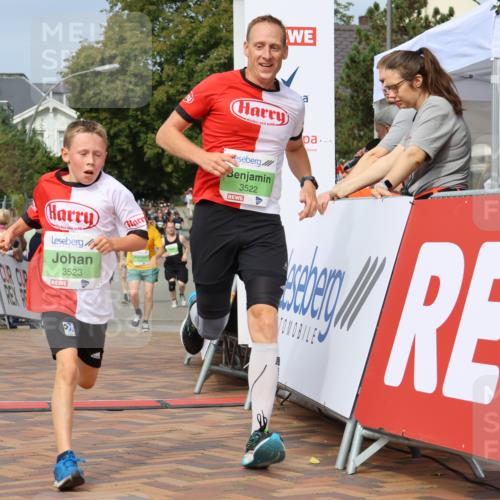 31.08.2025 - 21. Blankeneser Heldenlauf Strokosch-Dieckow http://msf.ph/oto/8652608 31.08.2025 11:09:32 Ziel 3057, 3208, 3523, 3522 meine-sportfotos.de