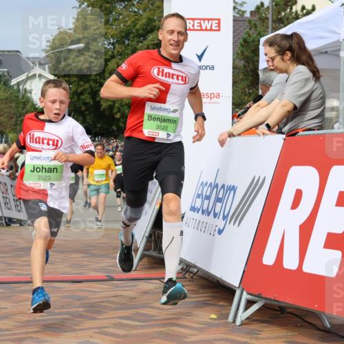 31.08.2025 - 21. Blankeneser Heldenlauf Strokosch-Dieckow http://msf.ph/oto/8652612 31.08.2025 11:09:32 Ziel 3057, 3208, 3523, 3522 meine-sportfotos.de