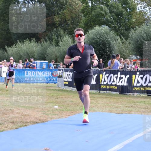 31.08.2025 - Elbe Triathlon Hamburg Strokosch-Dieckow http://msf.ph/oto/8652614 31.08.2025 11:13:39 Ziel 481, 998, 1085 meine-sportfotos.de