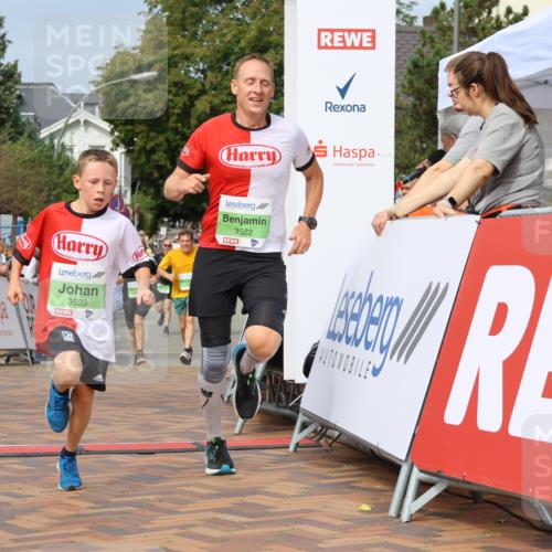 31.08.2025 - 21. Blankeneser Heldenlauf Strokosch-Dieckow http://msf.ph/oto/8652619 31.08.2025 11:09:32 Ziel 3057, 3208, 3523, 3522 meine-sportfotos.de