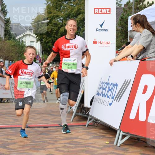 31.08.2025 - 21. Blankeneser Heldenlauf Strokosch-Dieckow http://msf.ph/oto/8652622 31.08.2025 11:09:32 Ziel 3057, 3208, 3523, 3522 meine-sportfotos.de