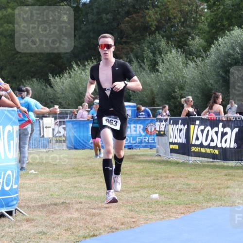 31.08.2025 - Elbe Triathlon Hamburg Strokosch-Dieckow http://msf.ph/oto/8652632 31.08.2025 11:13:50 Ziel 481, 963 meine-sportfotos.de
