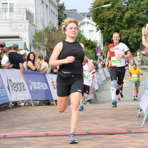 31.08.2025 - 21. Blankeneser Heldenlauf Strokosch-Dieckow http://msf.ph/oto/8652634 31.08.2025 11:09:31 Ziel 3208, 3523, 3522 meine-sportfotos.de