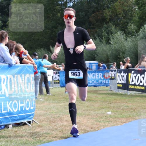 31.08.2025 - Elbe Triathlon Hamburg Strokosch-Dieckow http://msf.ph/oto/8652635 31.08.2025 11:13:51 Ziel 481, 963 meine-sportfotos.de