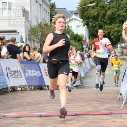 31.08.2025 - 21. Blankeneser Heldenlauf Strokosch-Dieckow http://msf.ph/oto/8652637 31.08.2025 11:09:31 Ziel 3208, 3523, 3522 meine-sportfotos.de