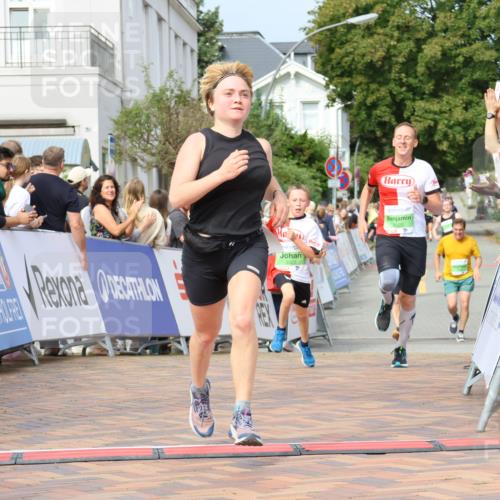 31.08.2025 - 21. Blankeneser Heldenlauf Strokosch-Dieckow http://msf.ph/oto/8652640 31.08.2025 11:09:31 Ziel 3208, 3523, 3522 meine-sportfotos.de