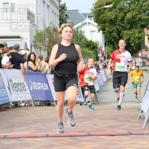 31.08.2025 - 21. Blankeneser Heldenlauf Strokosch-Dieckow http://msf.ph/oto/8652644 31.08.2025 11:09:30 Ziel 3208, 3523, 3522 meine-sportfotos.de
