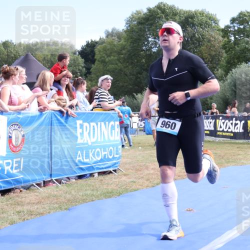 31.08.2025 - Elbe Triathlon Hamburg Strokosch-Dieckow http://msf.ph/oto/8652662 31.08.2025 11:14:09 Ziel 472, 960, 1049 meine-sportfotos.de