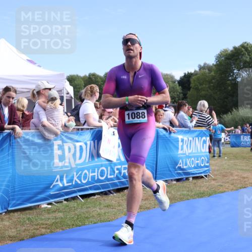 31.08.2025 - Elbe Triathlon Hamburg Strokosch-Dieckow http://msf.ph/oto/8652691 31.08.2025 11:14:31 Ziel 729, 1063, 1088 meine-sportfotos.de