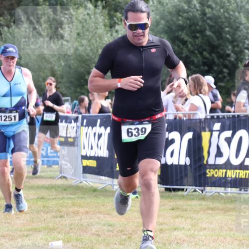 31.08.2025 - Elbe Triathlon Hamburg Strokosch-Dieckow http://msf.ph/oto/8652723 31.08.2025 11:14:49 Ziel 625, 631, 639, 953 meine-sportfotos.de