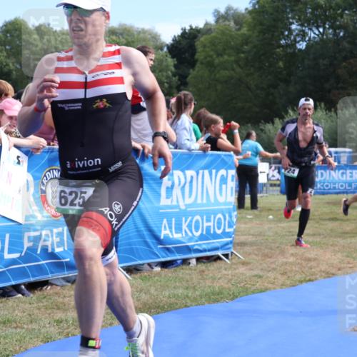 31.08.2025 - Elbe Triathlon Hamburg Strokosch-Dieckow http://msf.ph/oto/8652736 31.08.2025 11:14:57 Ziel 625, 724, 953, 1009 meine-sportfotos.de