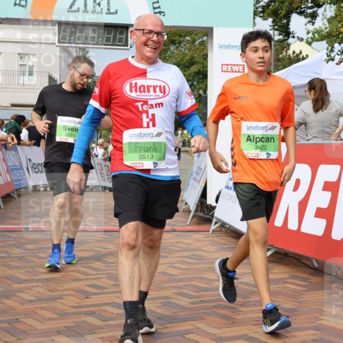 31.08.2025 - 21. Blankeneser Heldenlauf Strokosch-Dieckow http://msf.ph/oto/8652746 31.08.2025 11:09:10 Ziel 3422, 3242, 3671, 3233, 3513 meine-sportfotos.de