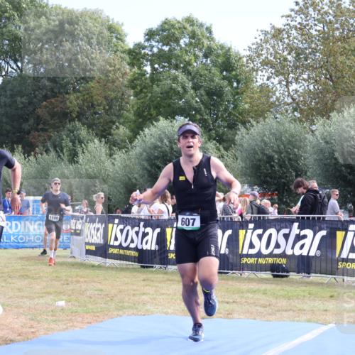 31.08.2025 - Elbe Triathlon Hamburg Strokosch-Dieckow http://msf.ph/oto/8652751 31.08.2025 11:15:12 Ziel 494, 607, 1100 meine-sportfotos.de
