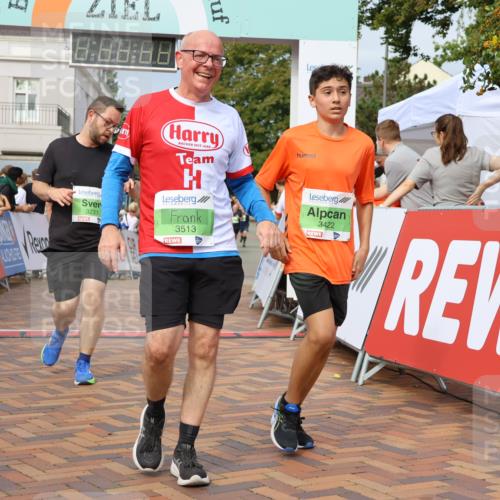 31.08.2025 - 21. Blankeneser Heldenlauf Strokosch-Dieckow http://msf.ph/oto/8652752 31.08.2025 11:09:10 Ziel 3422, 3242, 3671, 3233, 3513 meine-sportfotos.de