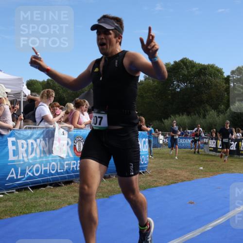 31.08.2025 - Elbe Triathlon Hamburg Strokosch-Dieckow http://msf.ph/oto/8652758 31.08.2025 11:15:14 Ziel 494, 607, 1100 meine-sportfotos.de