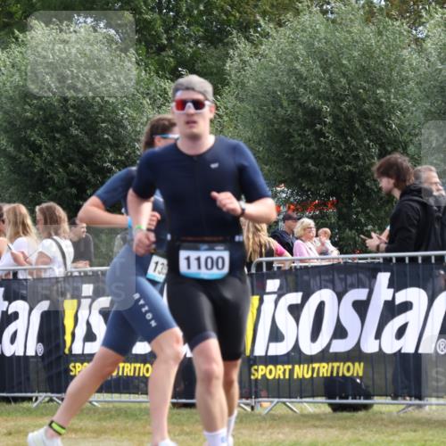 31.08.2025 - Elbe Triathlon Hamburg Strokosch-Dieckow http://msf.ph/oto/8652760 31.08.2025 11:15:15 Ziel 494, 607, 1100 meine-sportfotos.de