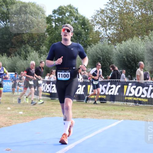 31.08.2025 - Elbe Triathlon Hamburg Strokosch-Dieckow http://msf.ph/oto/8652761 31.08.2025 11:15:17 Ziel 494, 607, 737, 1100 meine-sportfotos.de