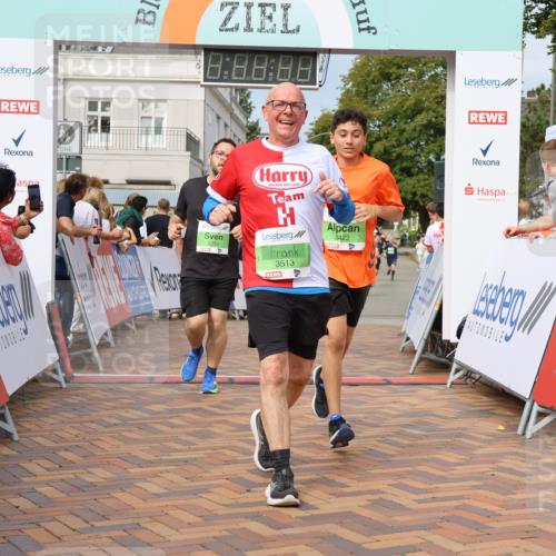 31.08.2025 - 21. Blankeneser Heldenlauf Strokosch-Dieckow http://msf.ph/oto/8652762 31.08.2025 11:09:09 Ziel 3676, 3282, 3422, 3242, 3671, 3233, 3513 meine-sportfotos.de
