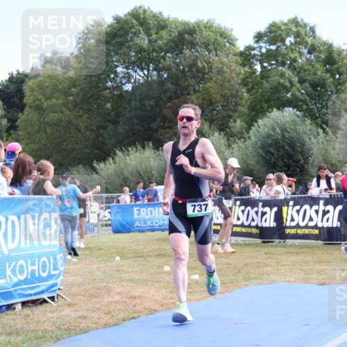 31.08.2025 - Elbe Triathlon Hamburg Strokosch-Dieckow http://msf.ph/oto/8652767 31.08.2025 11:15:24 Ziel 737 meine-sportfotos.de