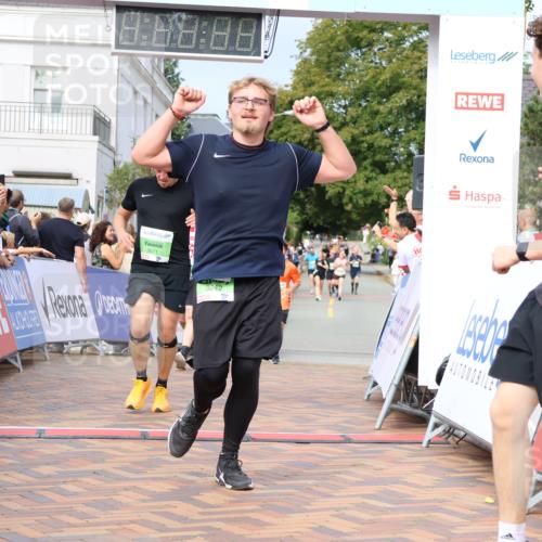 31.08.2025 - 21. Blankeneser Heldenlauf Strokosch-Dieckow http://msf.ph/oto/8652797 31.08.2025 11:09:05 Ziel 3676, 3024, 3282, 3422, 3242, 3671, 3233, 3513 meine-sportfotos.de