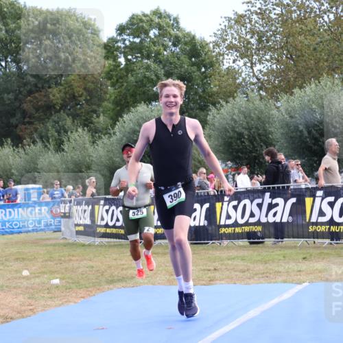 31.08.2025 - Elbe Triathlon Hamburg Strokosch-Dieckow http://msf.ph/oto/8652835 31.08.2025 11:16:28 Ziel 371, 390, 525 meine-sportfotos.de
