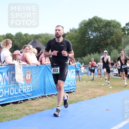 31.08.2025 - Elbe Triathlon Hamburg Strokosch-Dieckow http://msf.ph/oto/8652886 31.08.2025 11:17:35 Ziel 421, 652, 725, 979, 987, 1042, 1070, 1109, 1160 meine-sportfotos.de