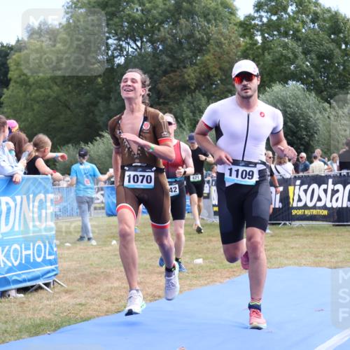 31.08.2025 - Elbe Triathlon Hamburg Strokosch-Dieckow http://msf.ph/oto/8652898 31.08.2025 11:17:38 Ziel 421, 652, 725, 978, 979, 987, 1042, 1070, 1109, 1160 meine-sportfotos.de