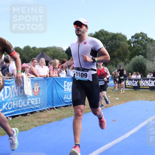 31.08.2025 - Elbe Triathlon Hamburg Strokosch-Dieckow http://msf.ph/oto/8652905 31.08.2025 11:17:39 Ziel 421, 652, 725, 937, 978, 979, 987, 1042, 1070, 1109, 1160 meine-sportfotos.de
