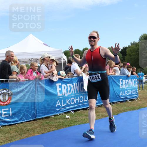 31.08.2025 - Elbe Triathlon Hamburg Strokosch-Dieckow http://msf.ph/oto/8652909 31.08.2025 11:17:41 Ziel 421, 725, 937, 978, 979, 987, 1041, 1042, 1070, 1109, 1160 meine-sportfotos.de