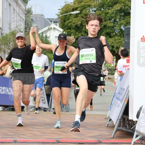 31.08.2025 - 21. Blankeneser Heldenlauf Strokosch-Dieckow http://msf.ph/oto/8652925 31.08.2025 11:08:54 Ziel 3393, 3159, 3081, 3079, 3629, 3630, 3417, 3098, 3097 meine-sportfotos.de
