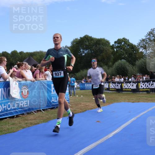 31.08.2025 - Elbe Triathlon Hamburg Strokosch-Dieckow http://msf.ph/oto/8652926 31.08.2025 11:17:48 Ziel 421, 937, 978, 979, 1041, 1160 meine-sportfotos.de
